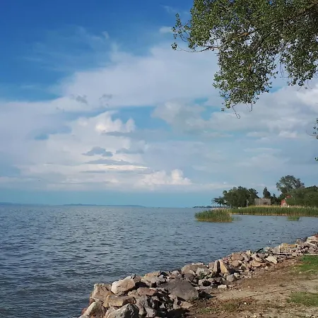 Tengereszlak Apartman *